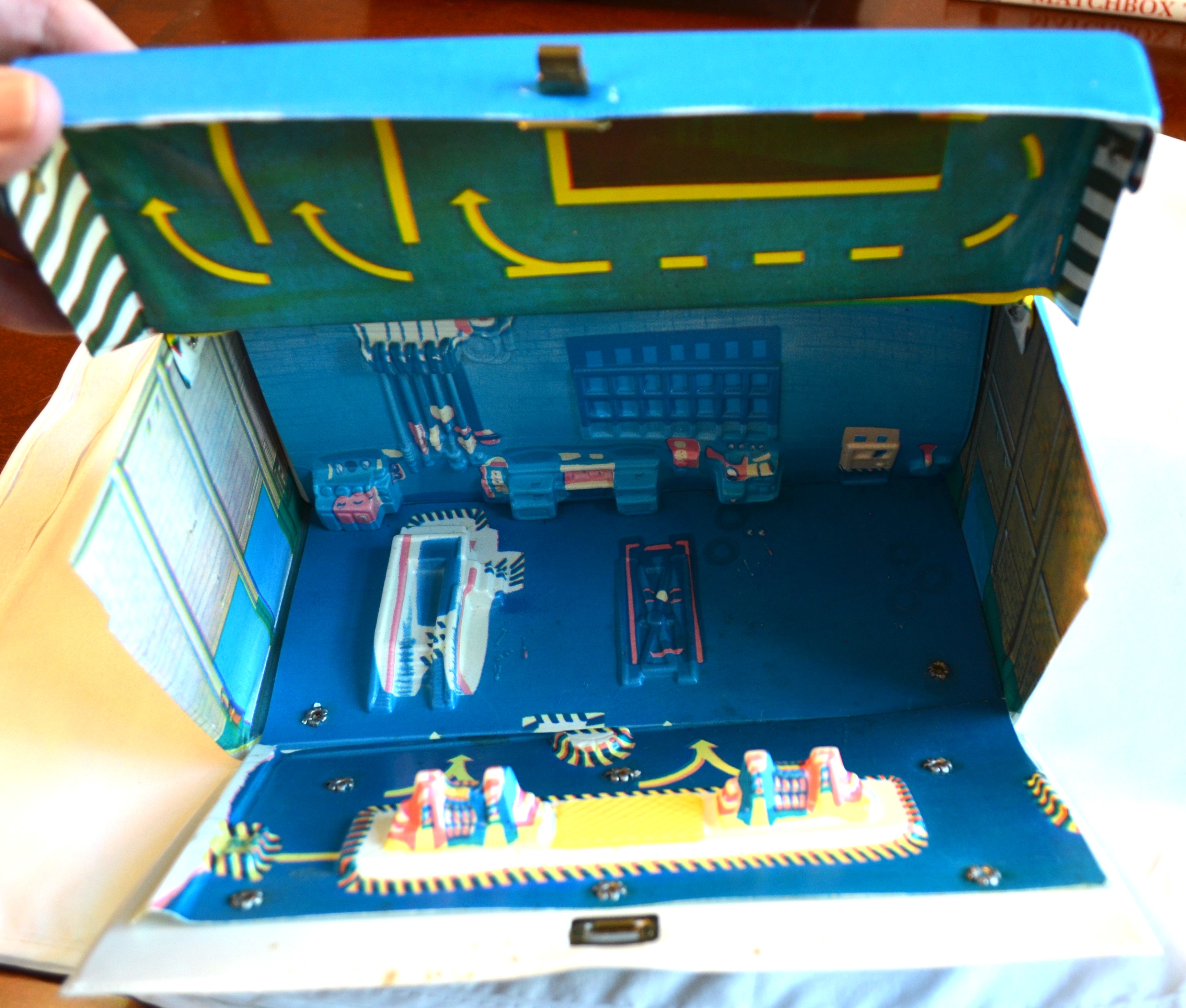 Matchbox CASE Sears Playcase
