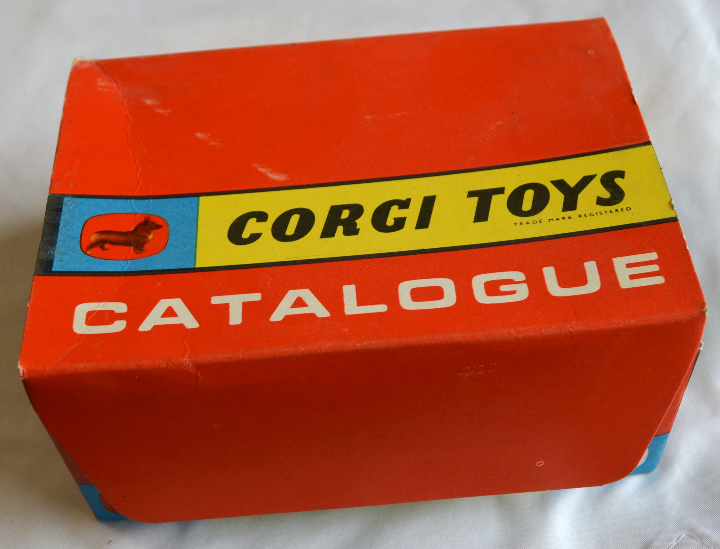 Corgi - 1969 Dealer catalog display box with 18 catalogs