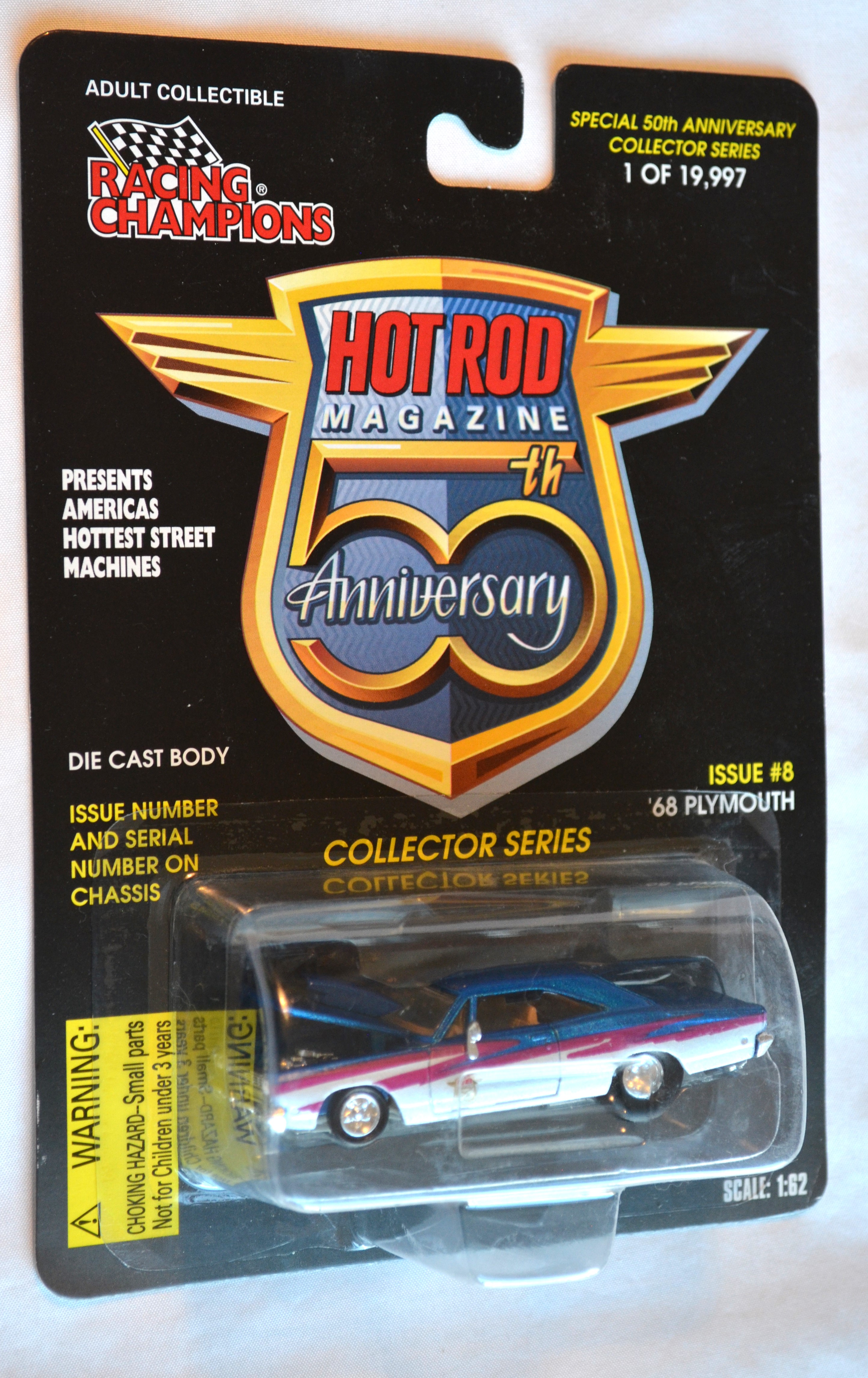 Racing Champions 8 - HOTROD50TH 68 Plymouth metallic Blue 1/19997
