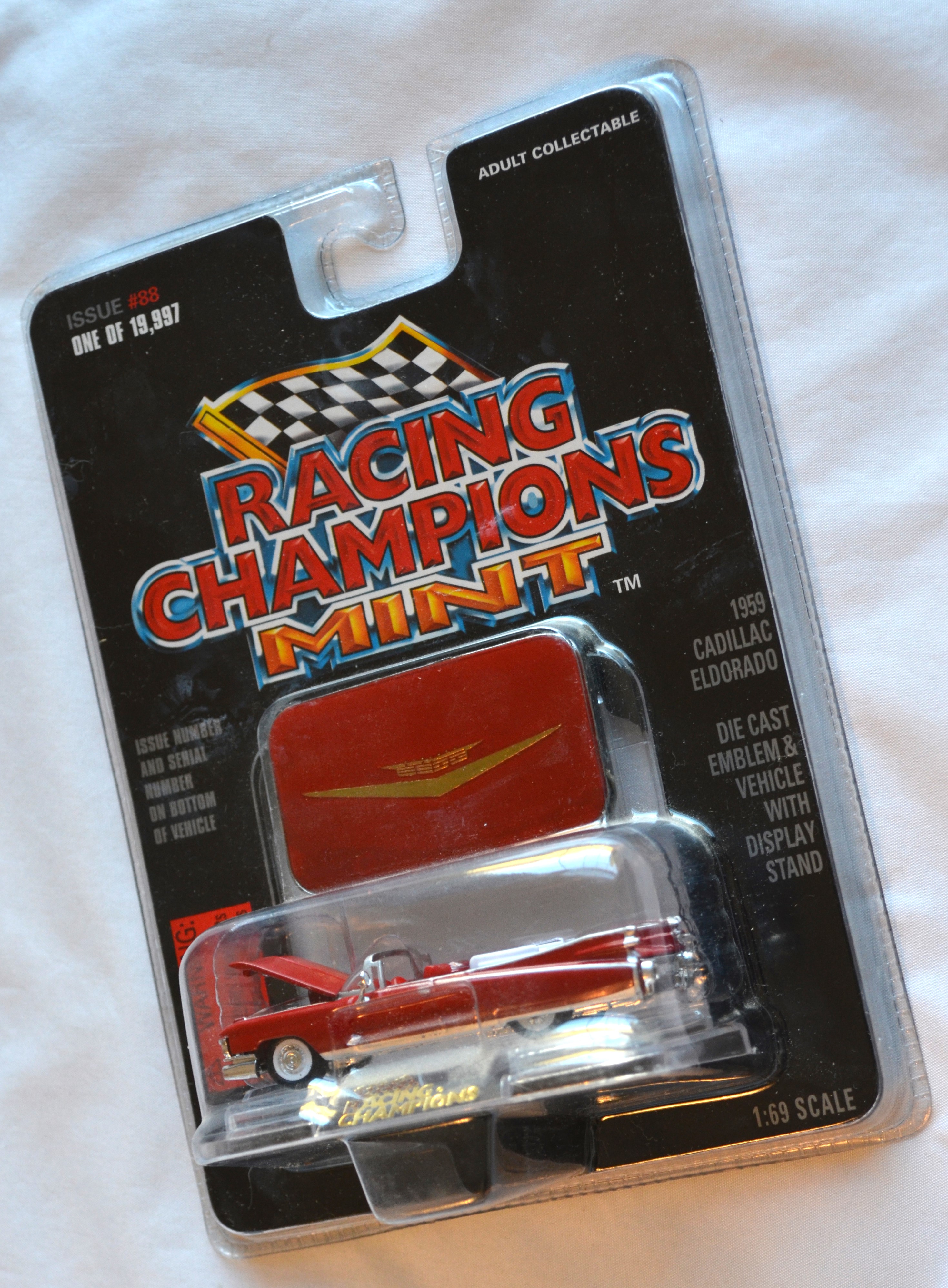 Racing Champions 88 - MINT 1959 Cadillac Eldorado convertible Red 1/19997