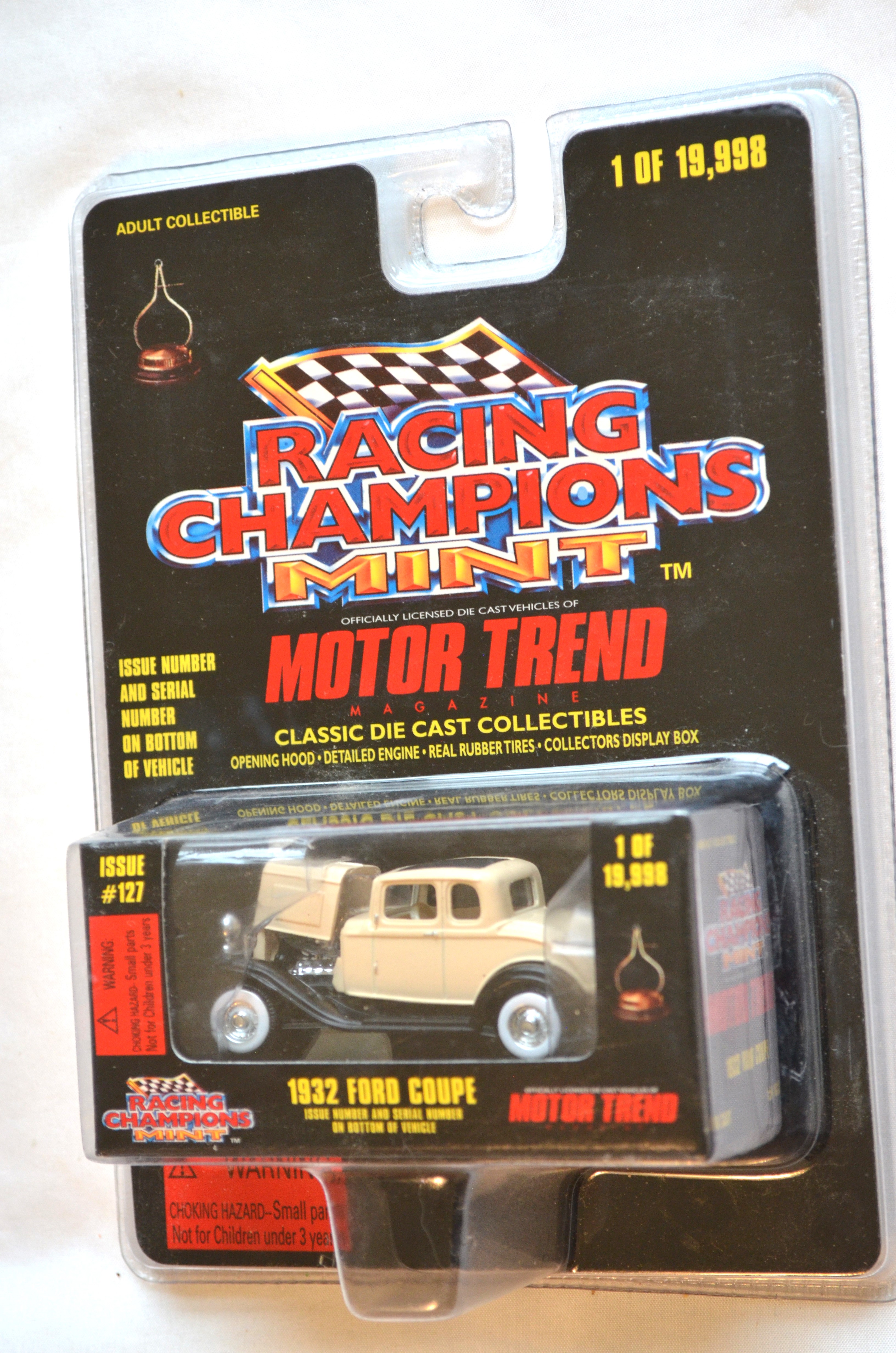 Racing Champions 127 - MOTOR TREND 1932 Ford Coupe Tan 1/19998