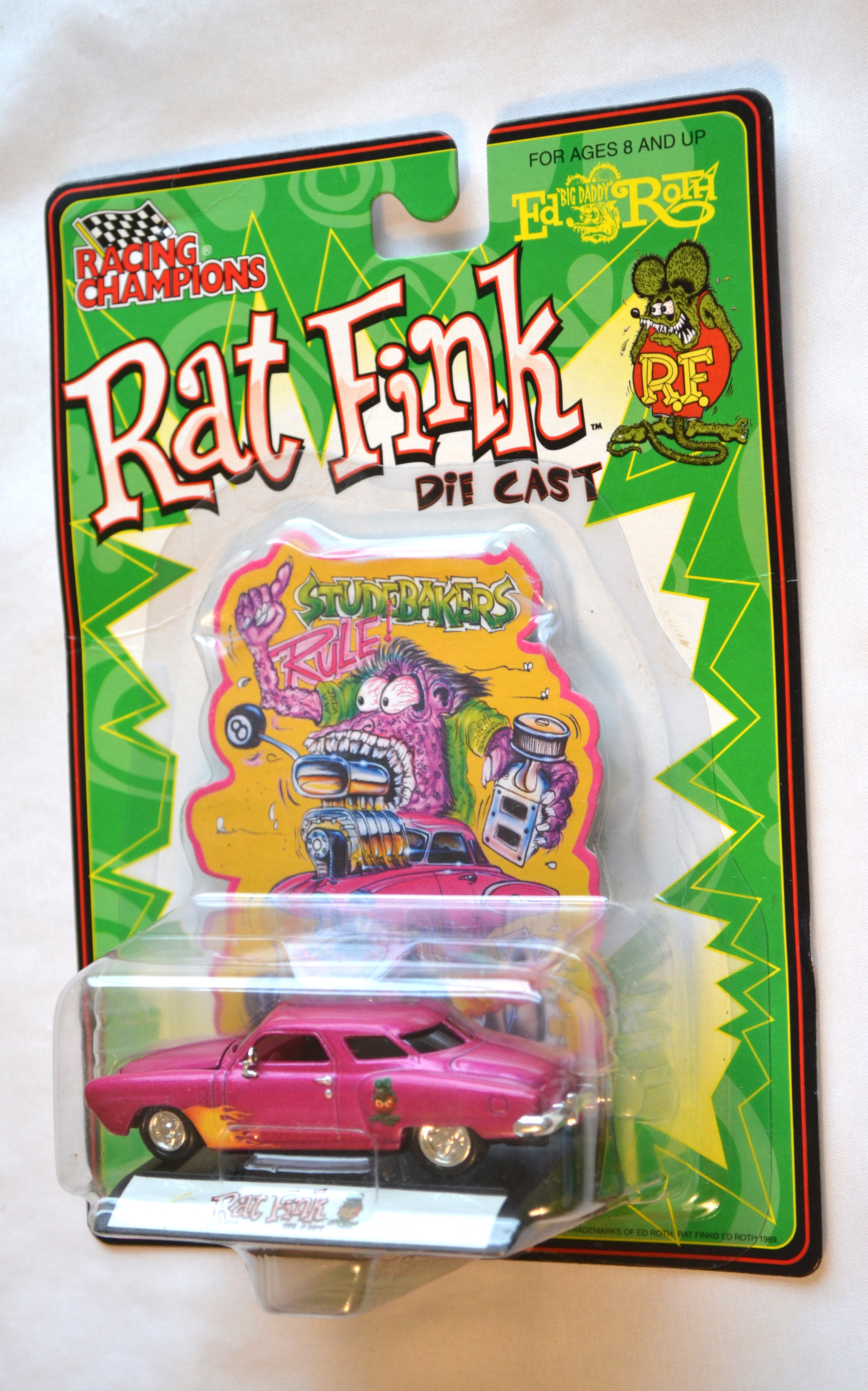 Racing Champions - RATFINK Studebaker met Pink Studebakers Rule