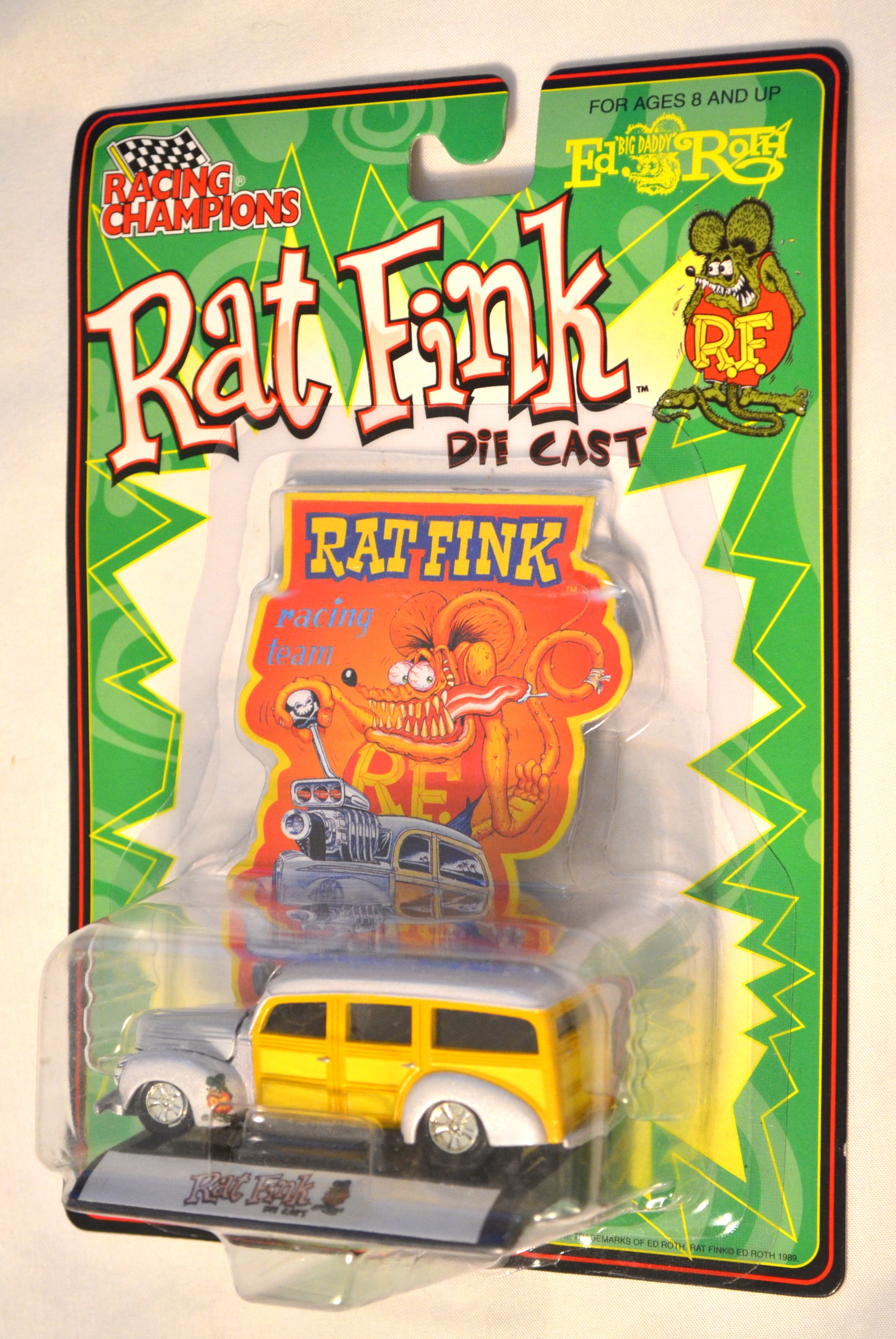 Racing Champions - RATFINK Woodie met Lavender-Grey Rat Fink Racing