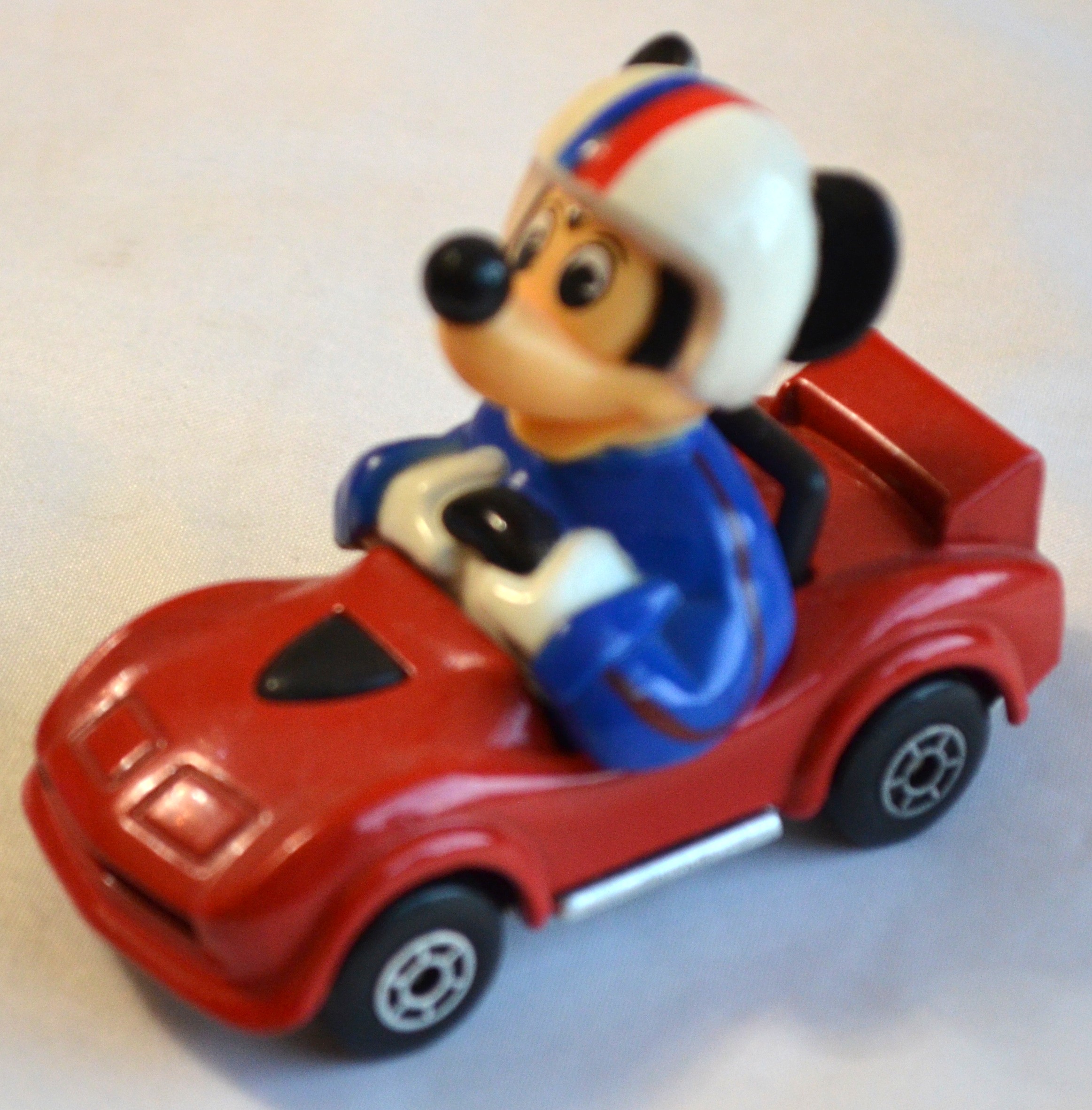 Matchbox DISNEY WD12A1 Mickeys Corvette HK